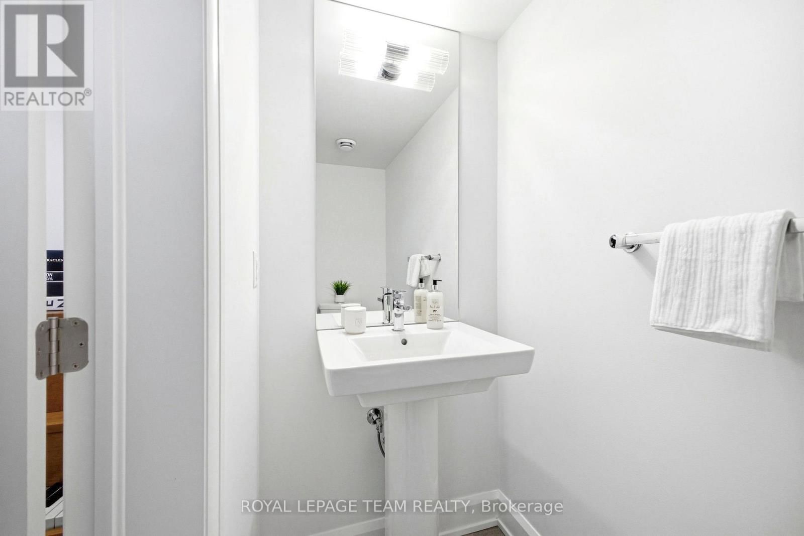 526 EDISON AVENUE Image 32