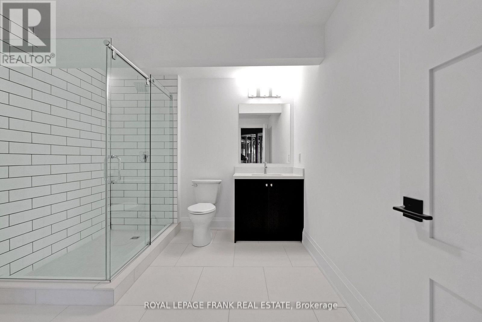 42 POND STREET Image 24