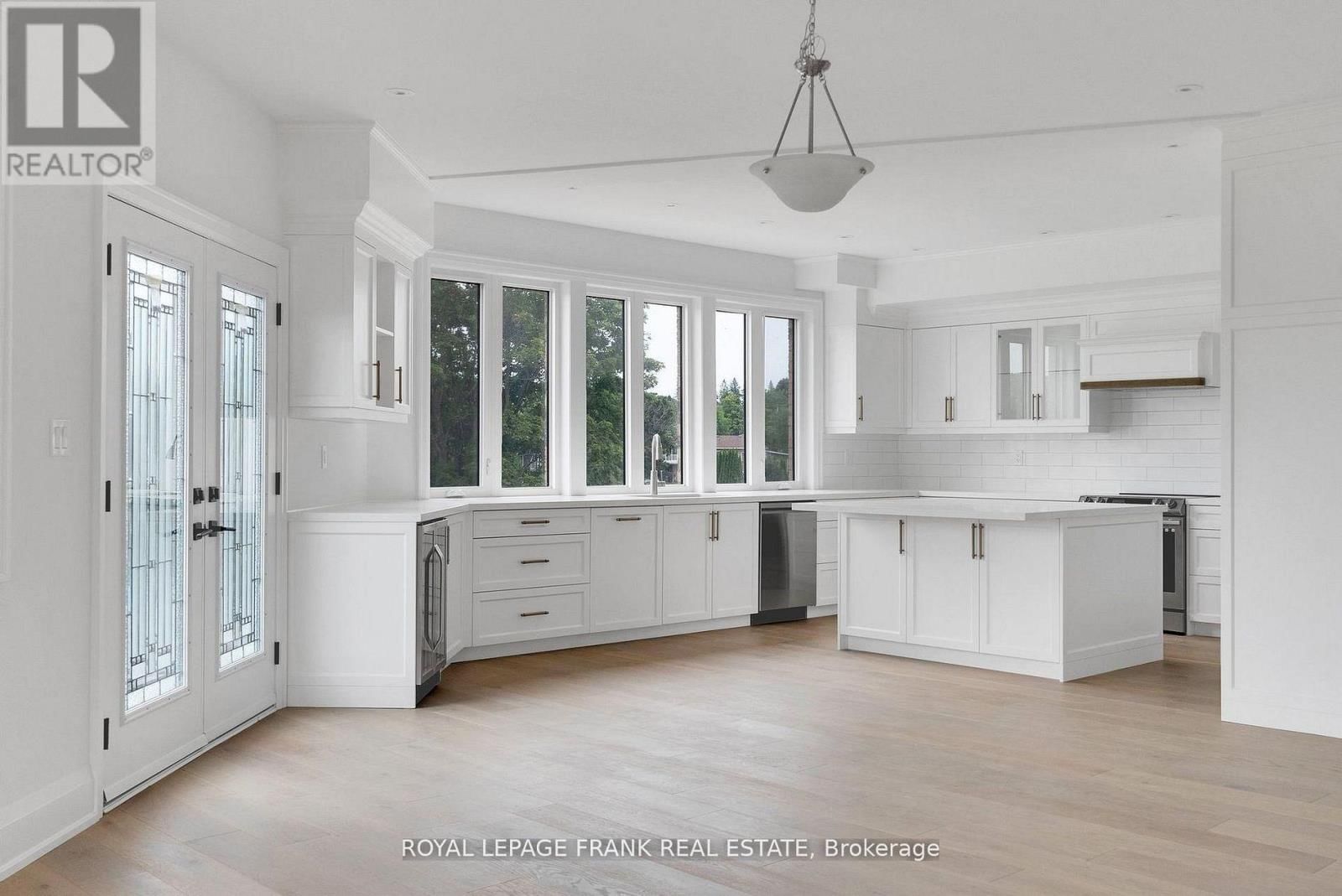 42 POND STREET Image 8