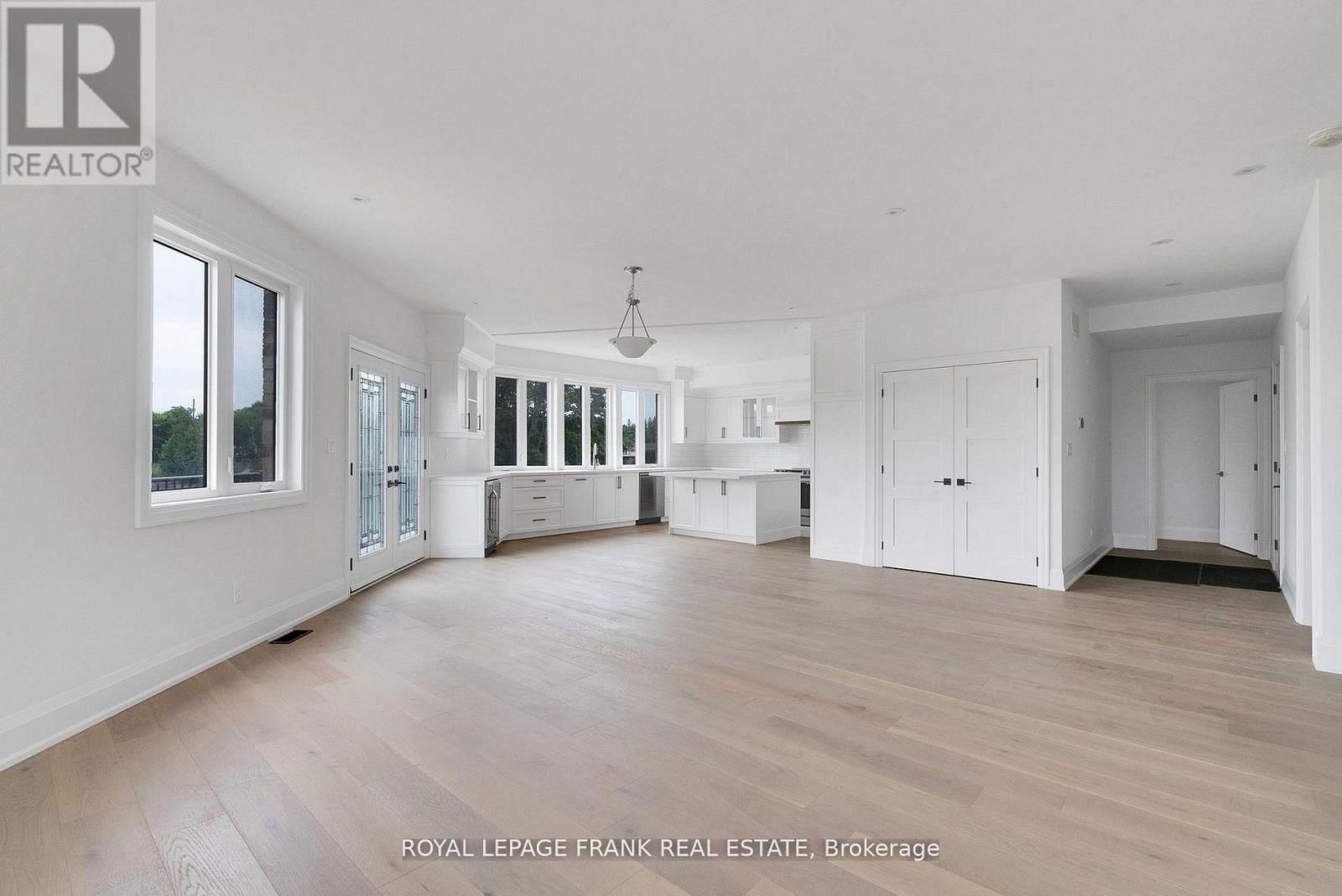 42 POND STREET Image 9