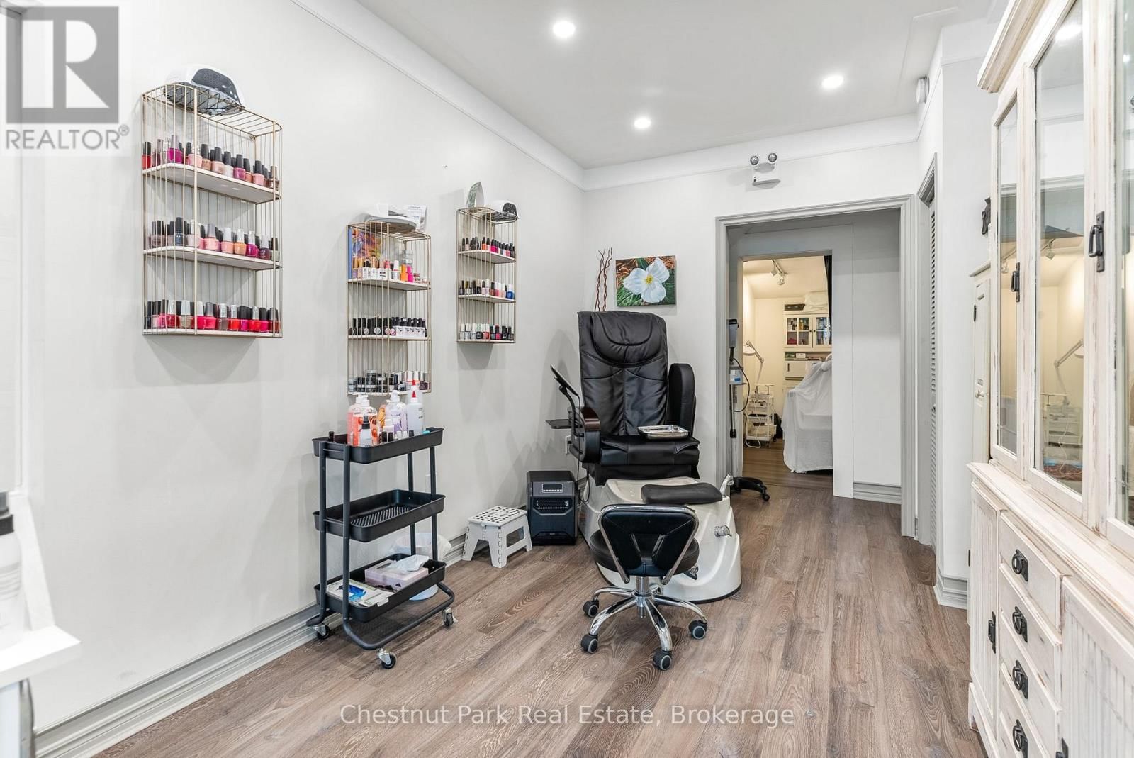 170 MUSKOKA ROAD NORTH Image 6