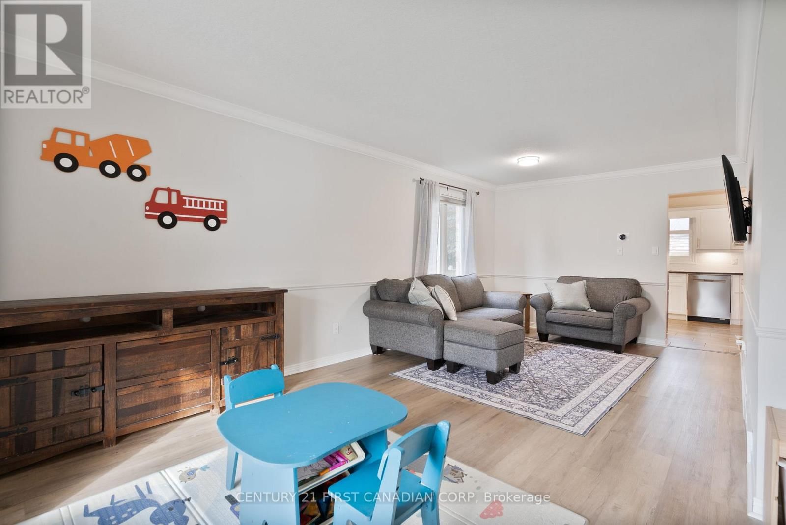 17 ALLISON COURT Image 14