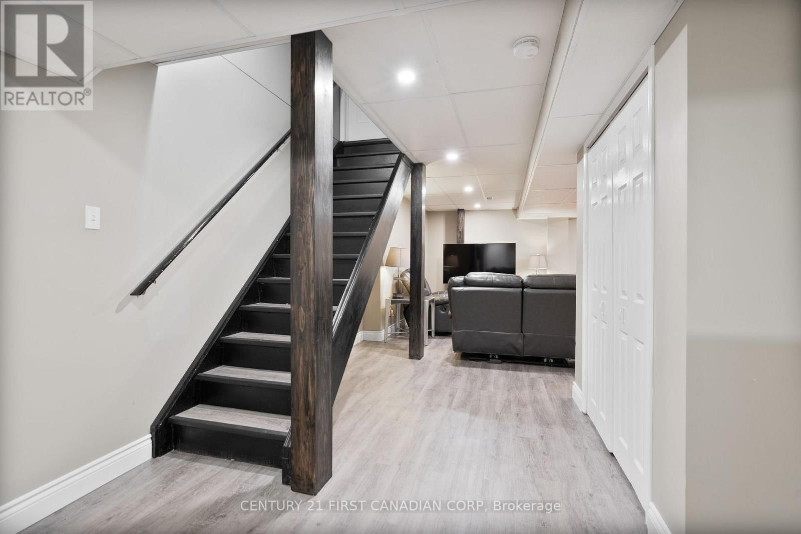 17 ALLISON COURT Image 34