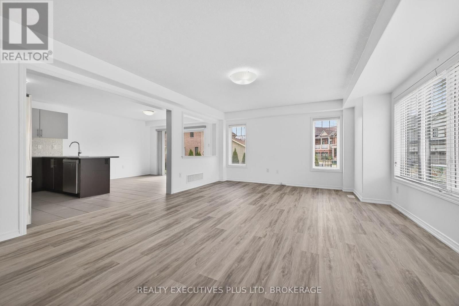 7829 BUCKEYE CRESCENT Image 10