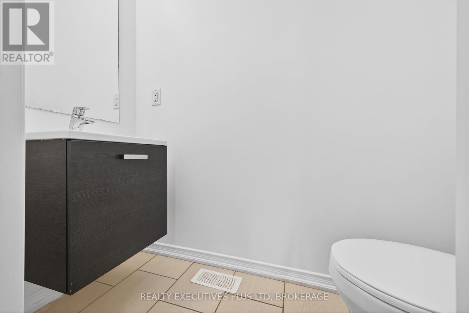 7829 BUCKEYE CRESCENT Image 19