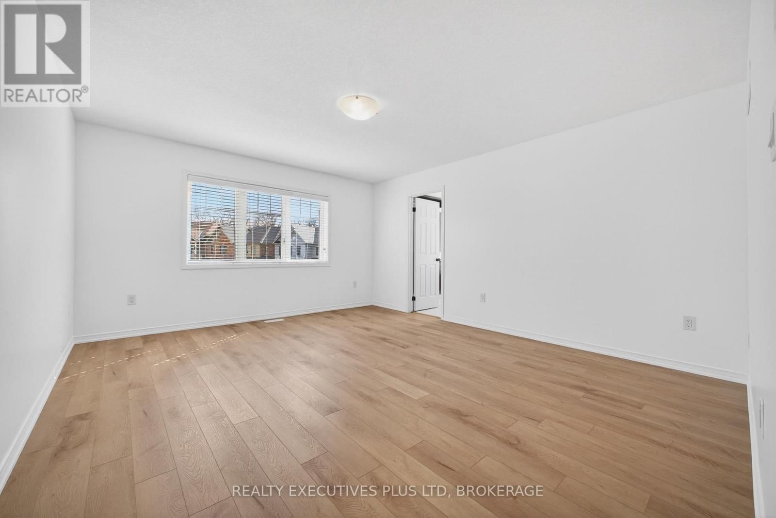 7829 BUCKEYE CRESCENT Image 23