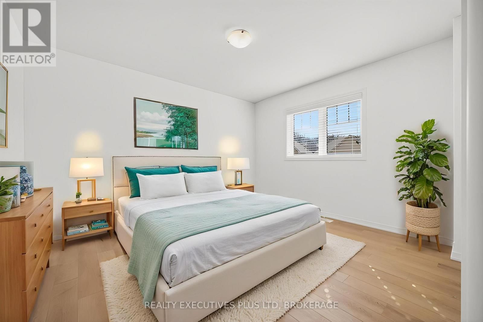 7829 BUCKEYE CRESCENT Image 28