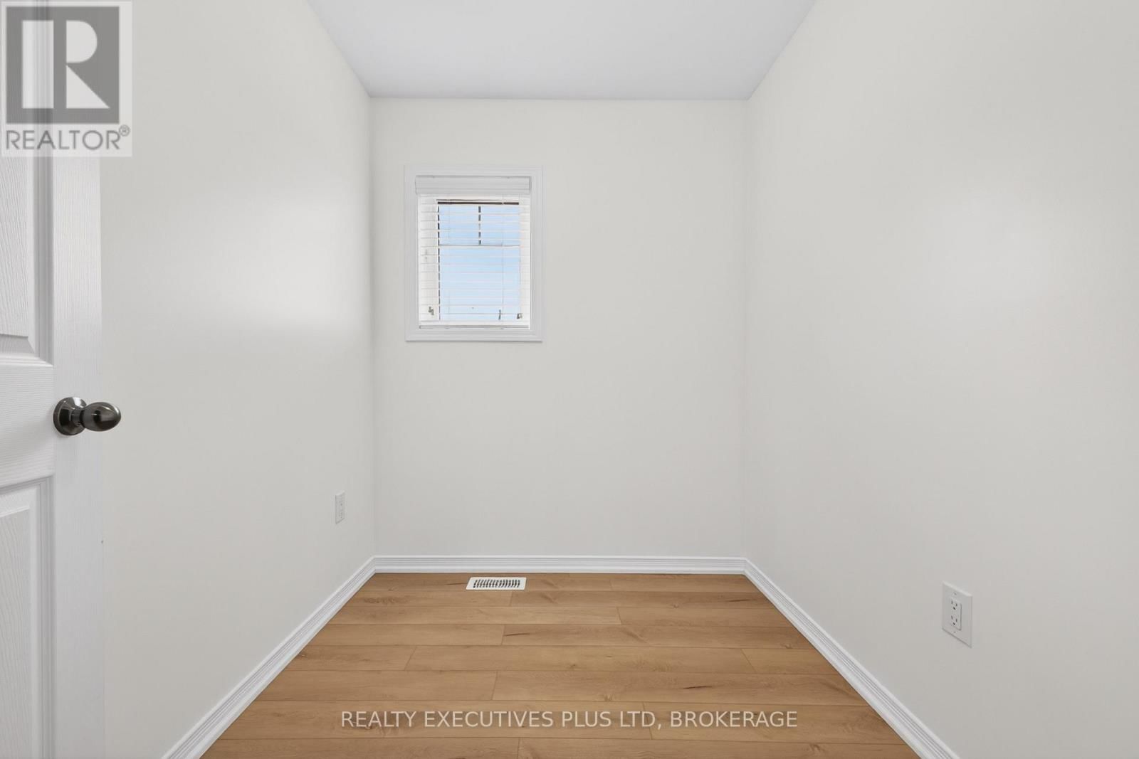 7829 BUCKEYE CRESCENT Image 30