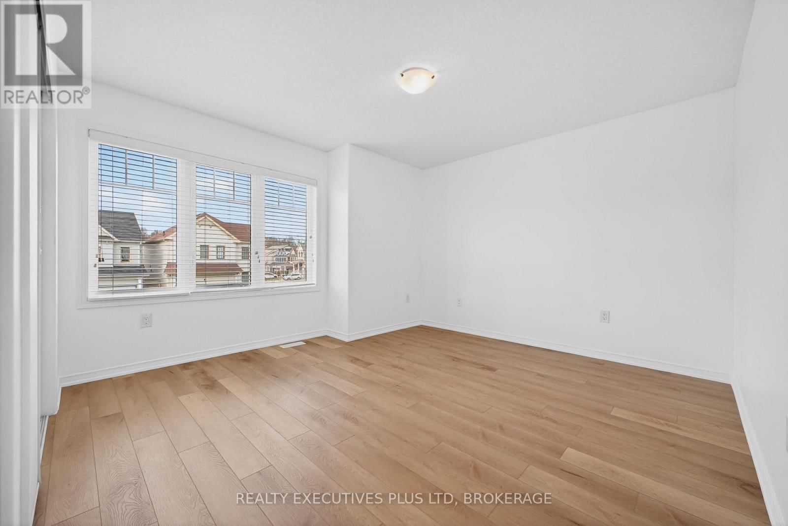 7829 BUCKEYE CRESCENT Image 35