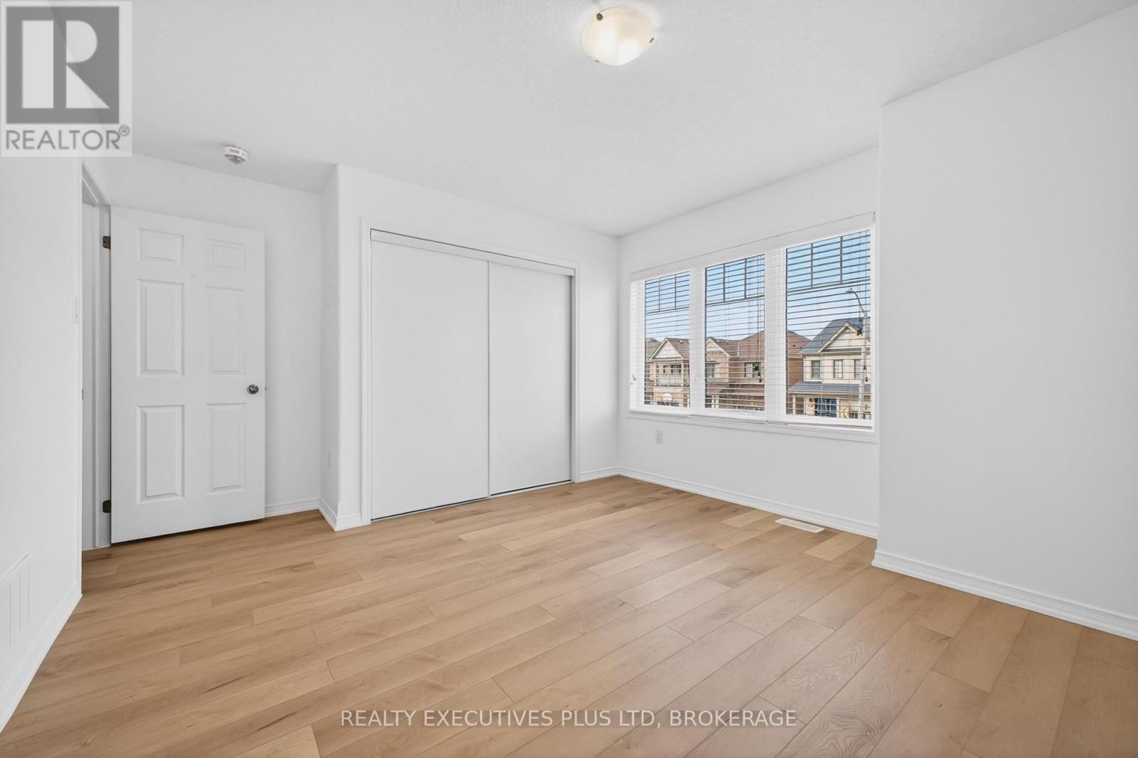 7829 BUCKEYE CRESCENT Image 36