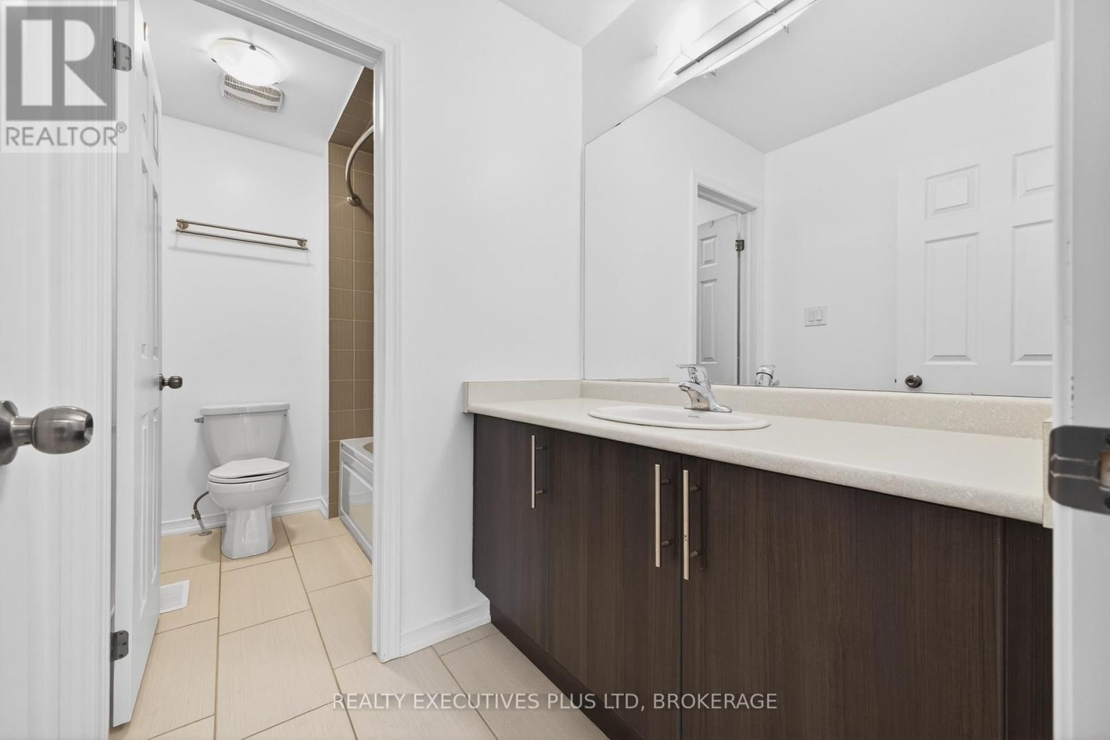 7829 BUCKEYE CRESCENT Image 37