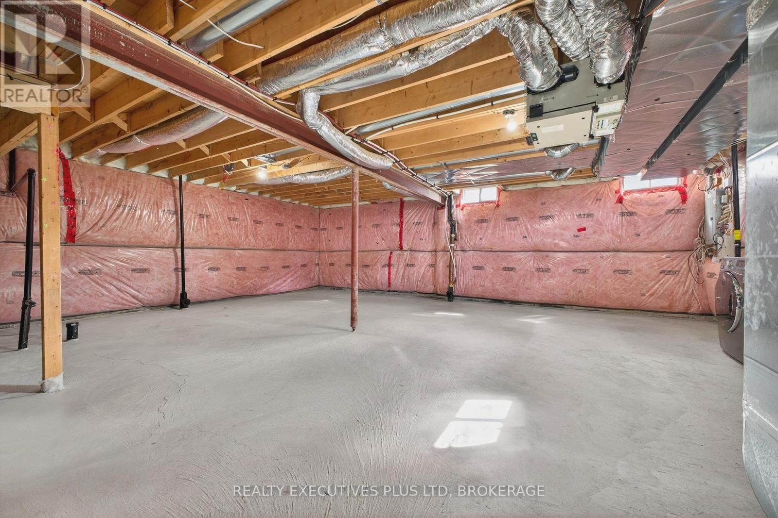 7829 BUCKEYE CRESCENT Image 39