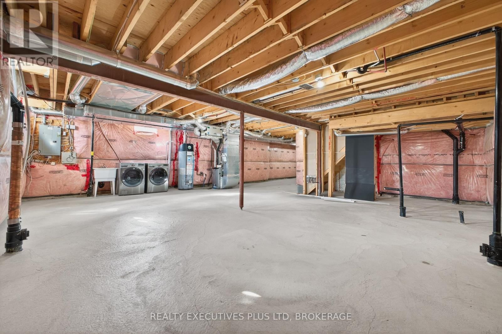 7829 BUCKEYE CRESCENT Image 40