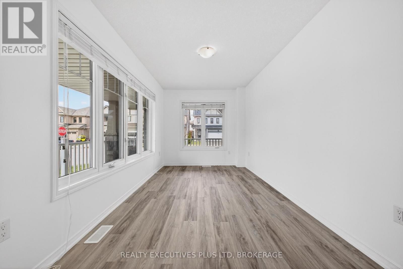 7829 BUCKEYE CRESCENT Image 7