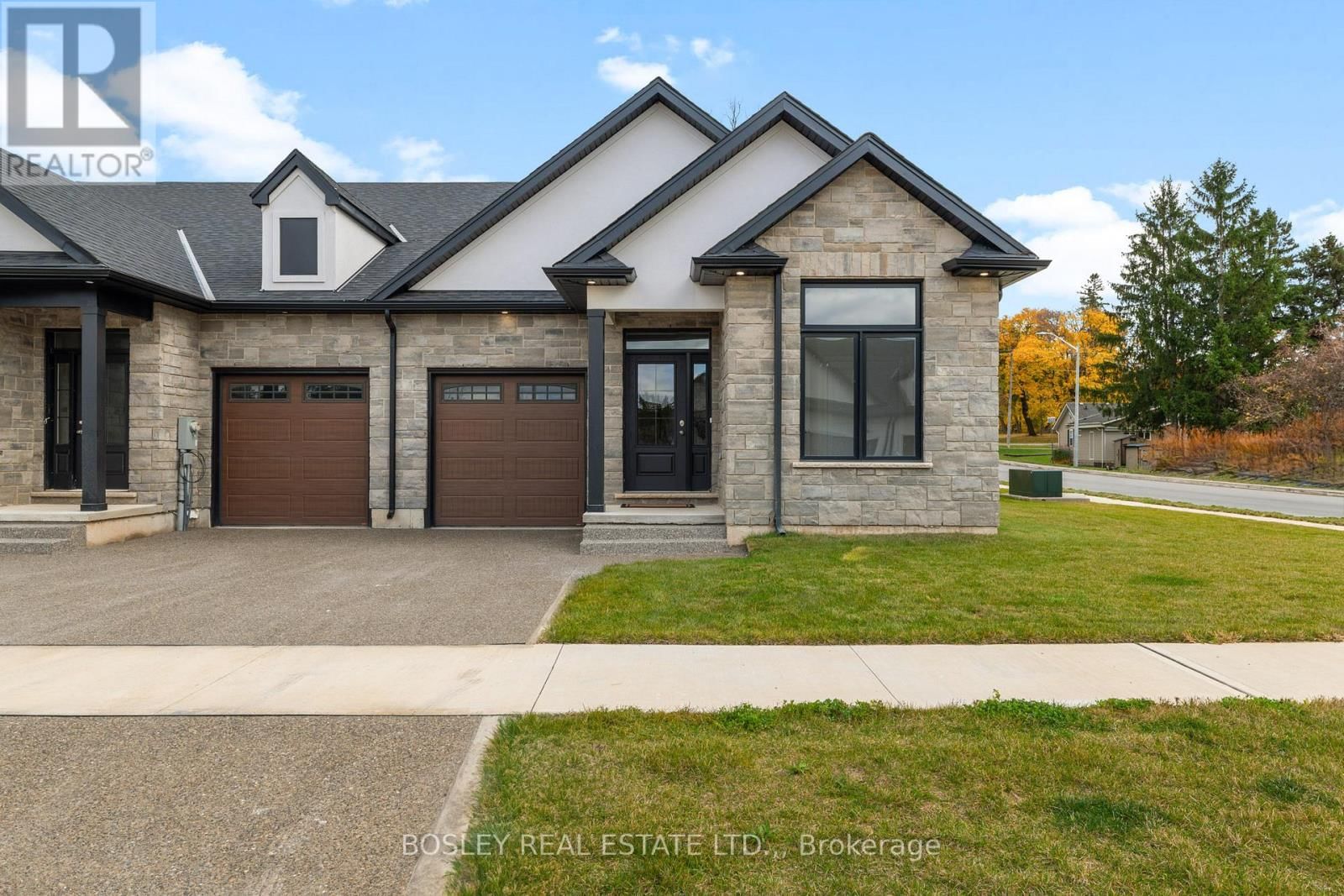 512 ROYAL RIDGE DRIVE Image 1