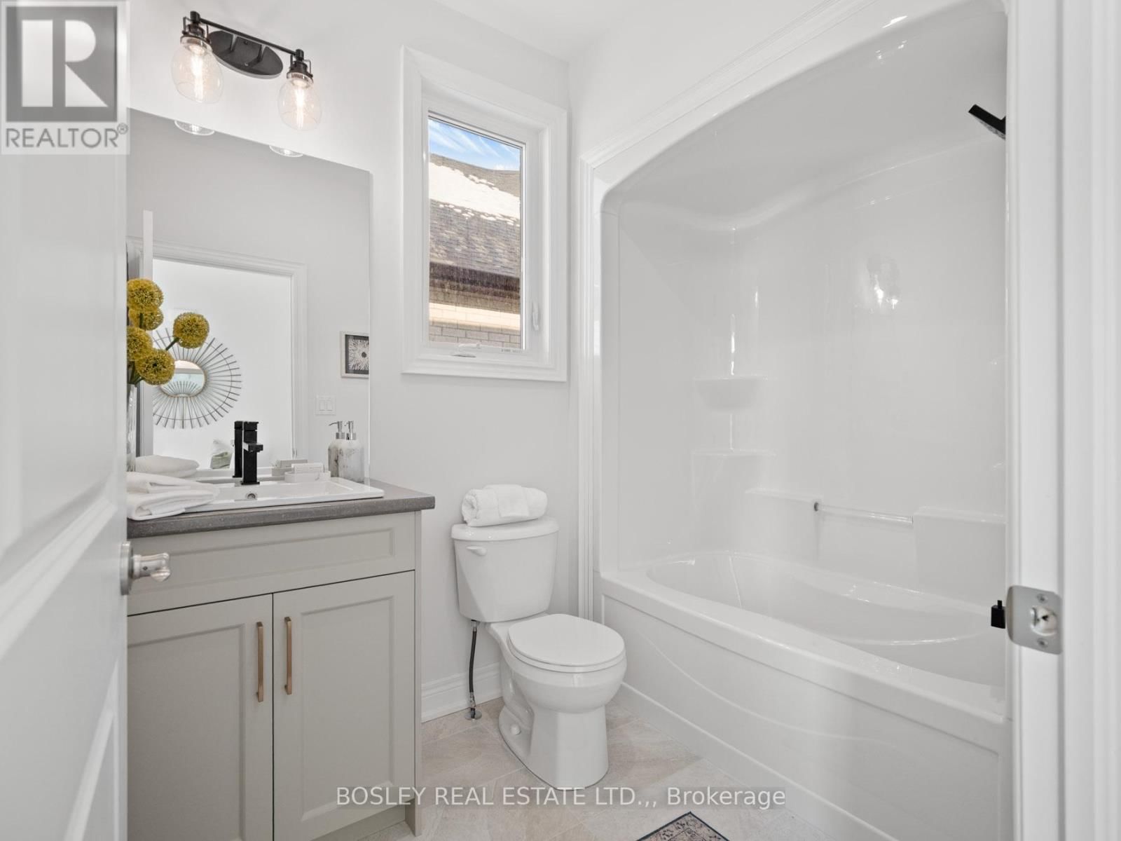 512 ROYAL RIDGE DRIVE Image 13