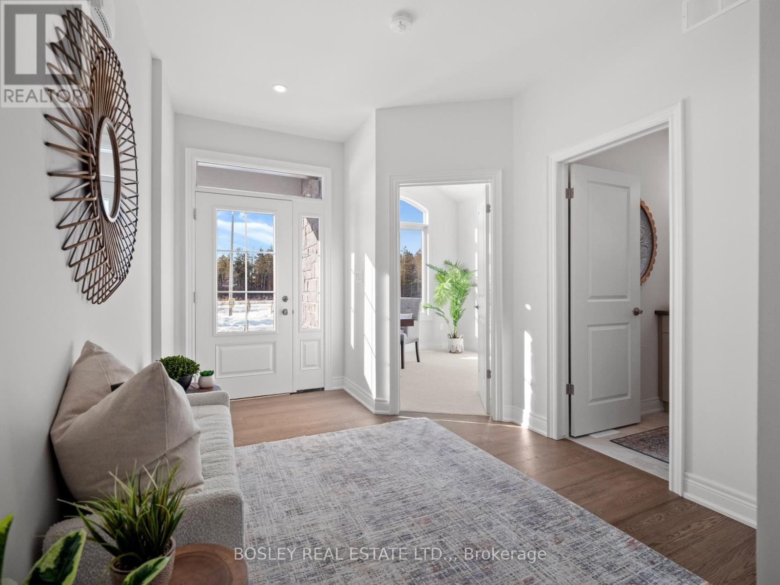 512 ROYAL RIDGE DRIVE Image 2