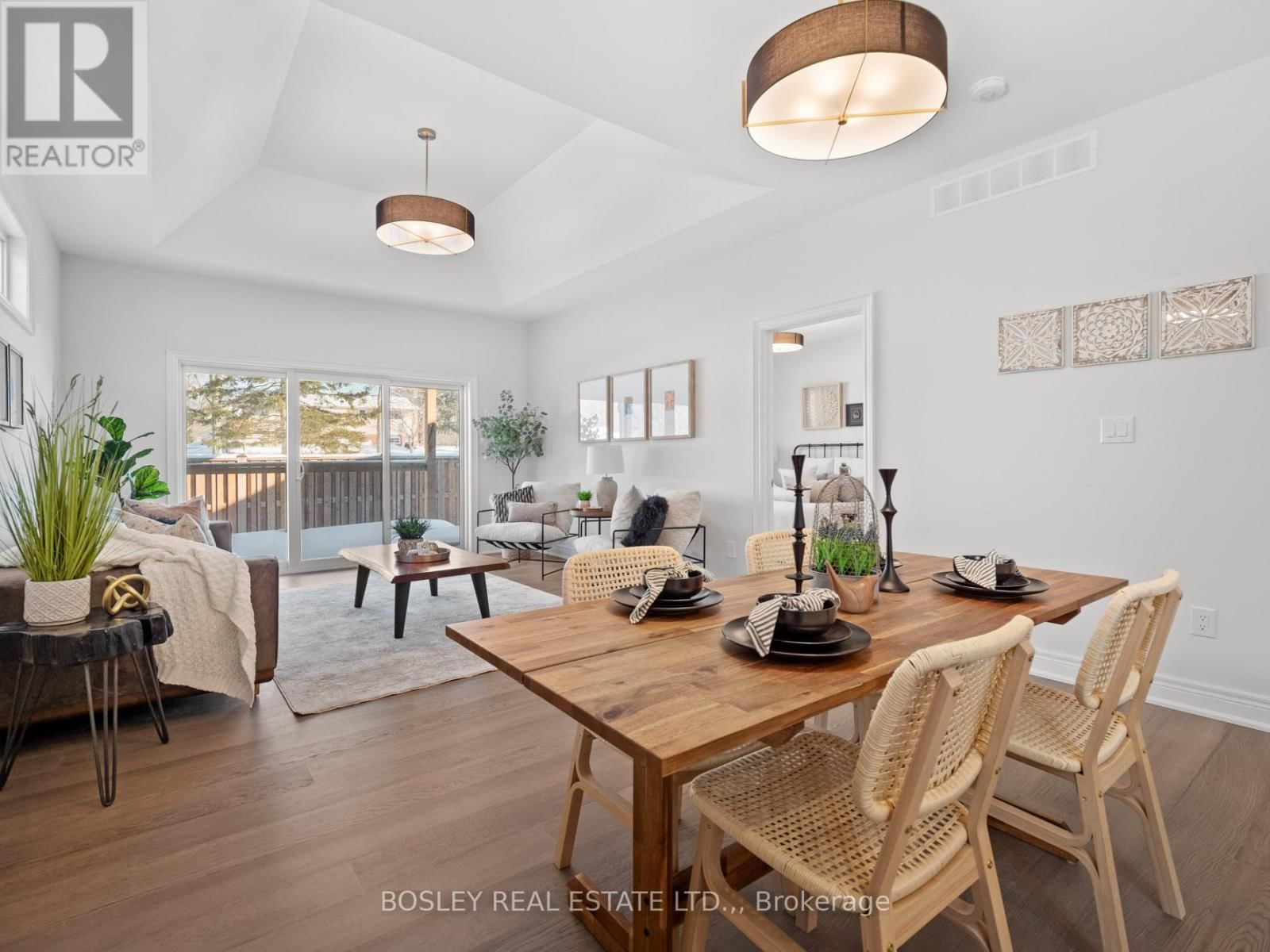 512 ROYAL RIDGE DRIVE Image 4