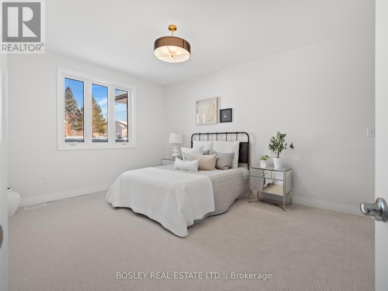 512 ROYAL RIDGE DRIVE Image 8