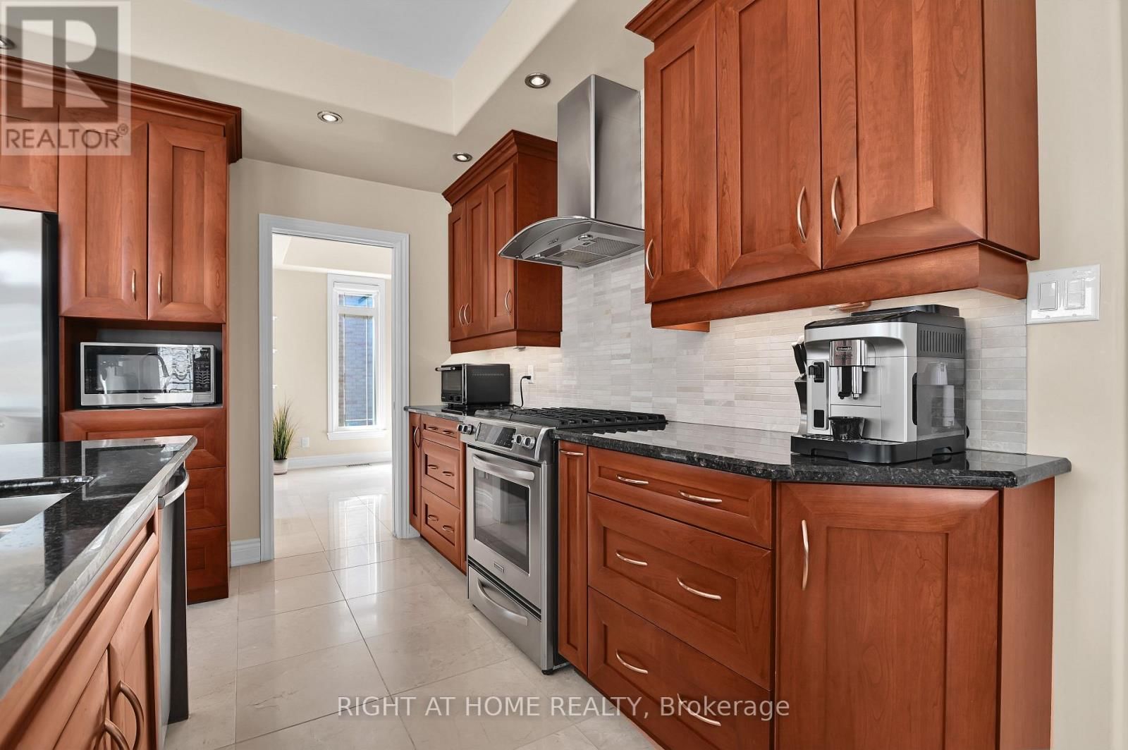 131 ISSAM PRIVATE Image 14