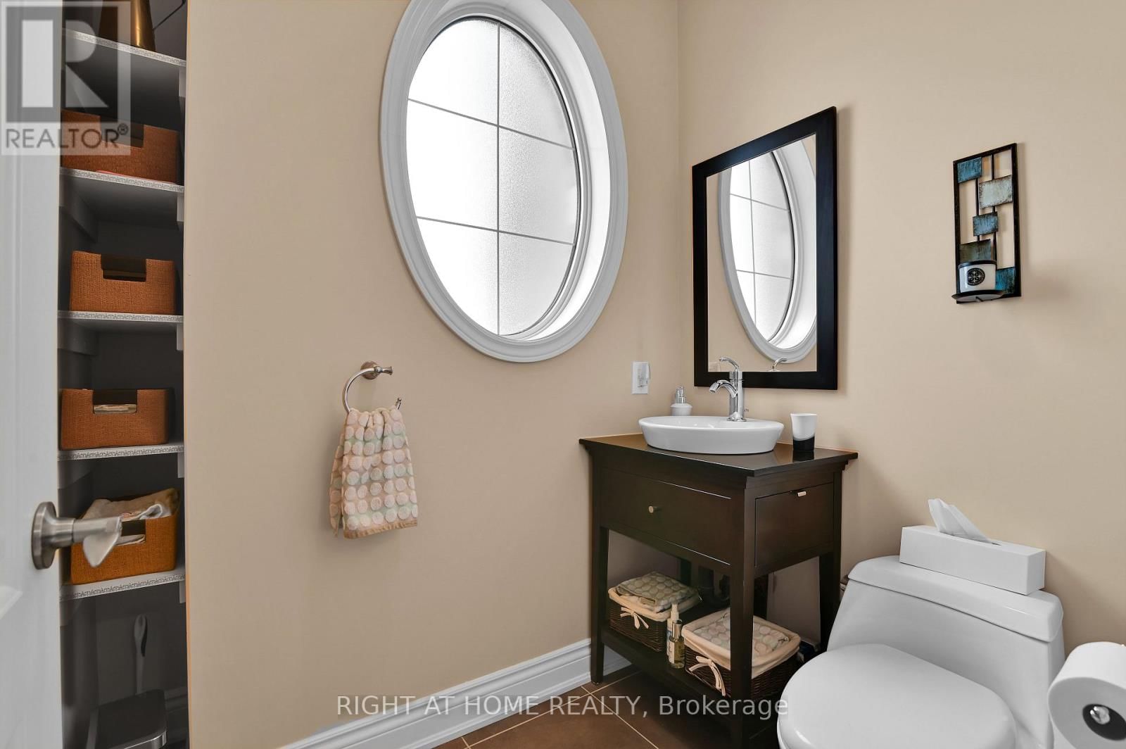 131 ISSAM PRIVATE Image 7