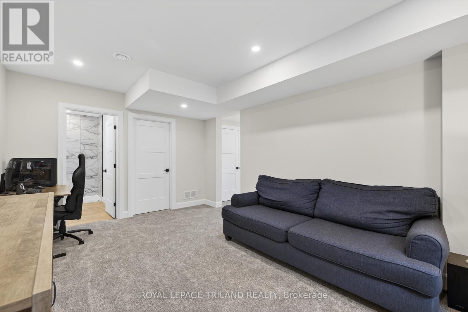 51253 ASHTON STREET Image 32