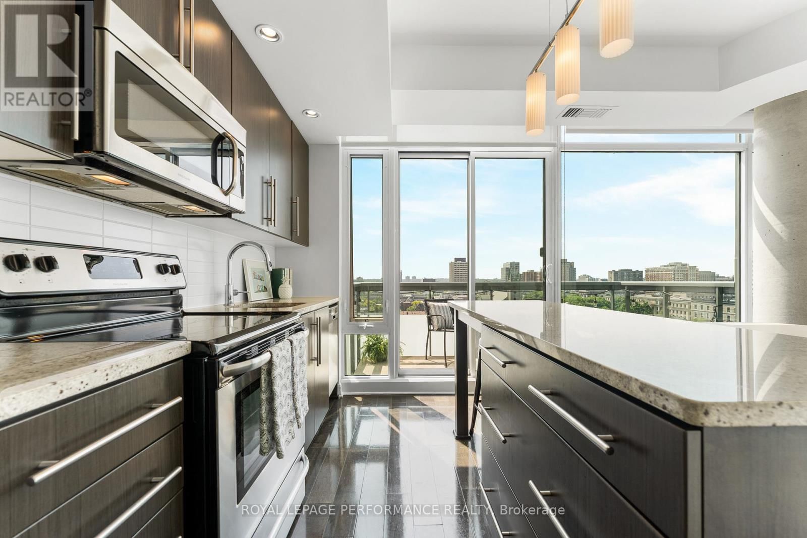 1504 - 238 BESSERER STREET Image 11