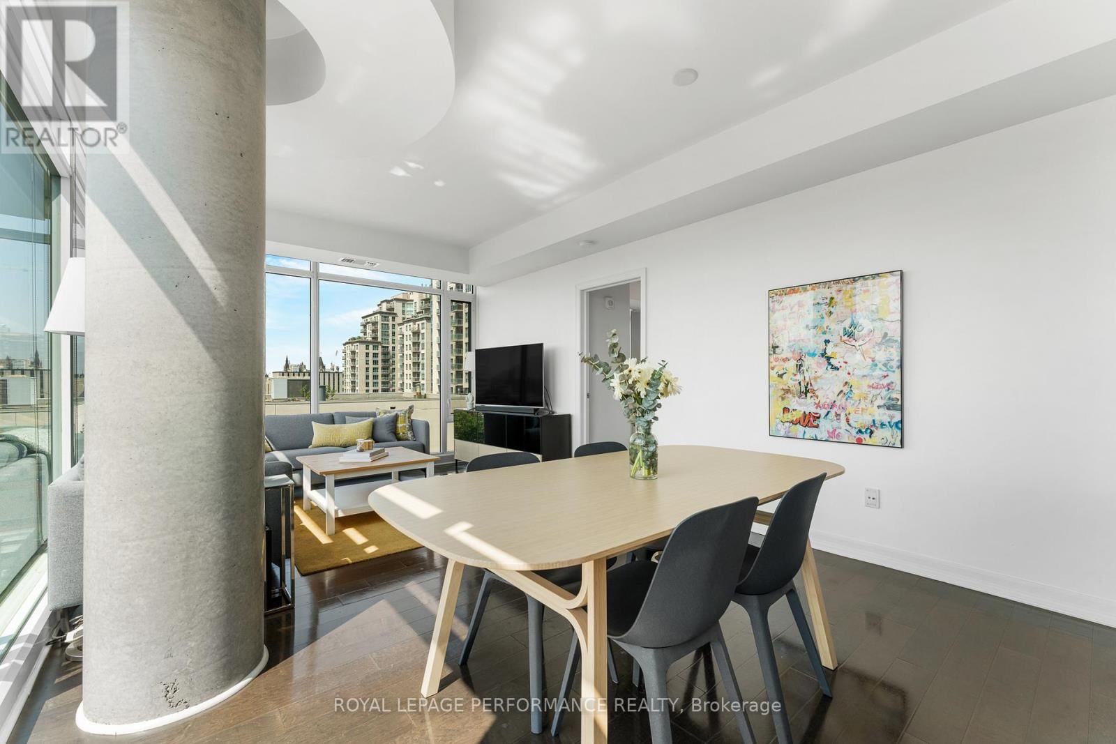 1504 - 238 BESSERER STREET Image 15