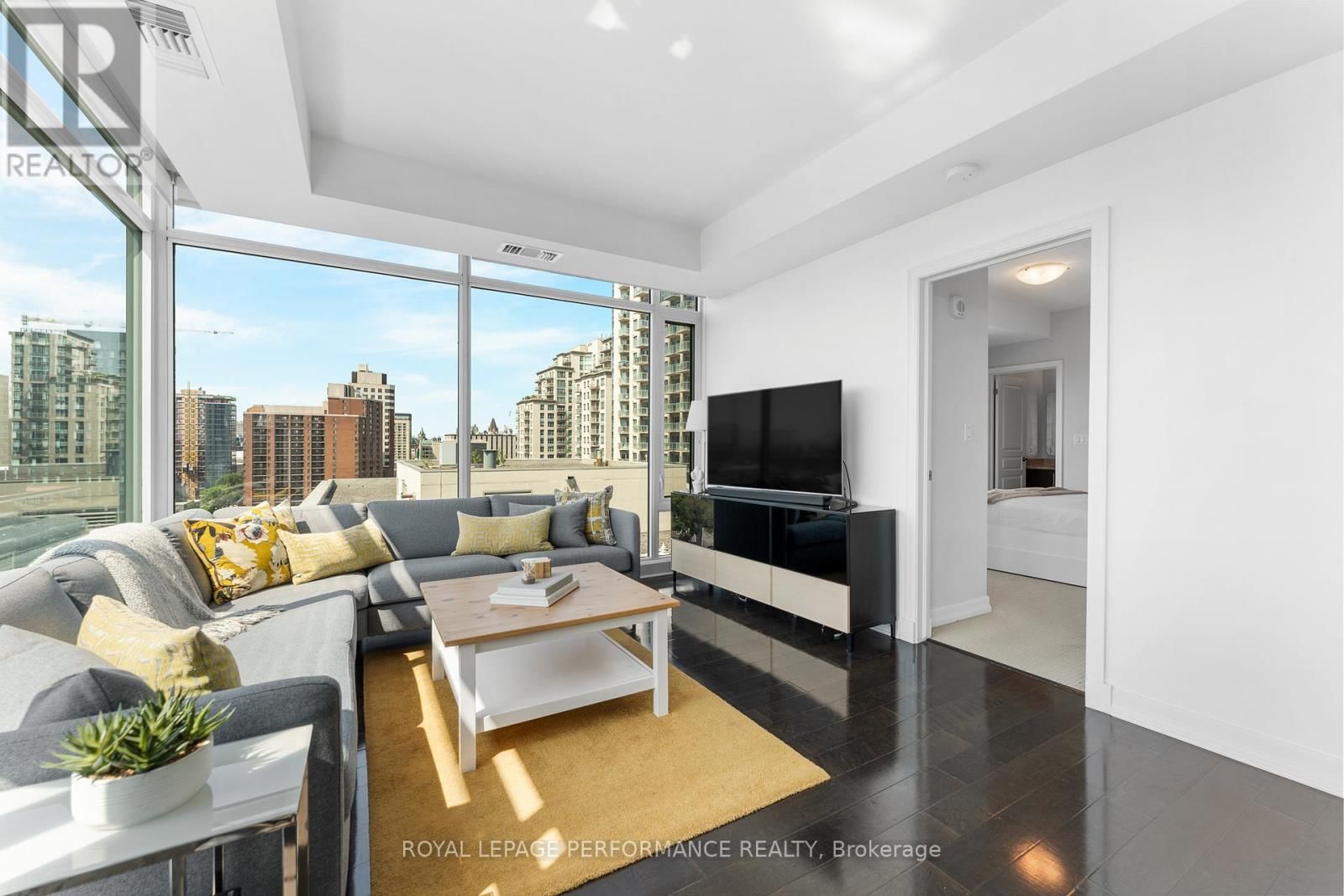 1504 - 238 BESSERER STREET Image 21