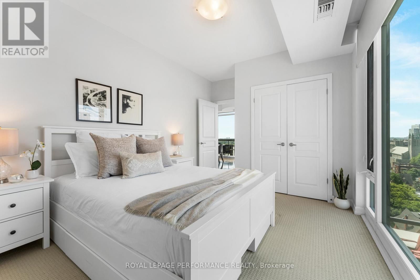 1504 - 238 BESSERER STREET Image 23