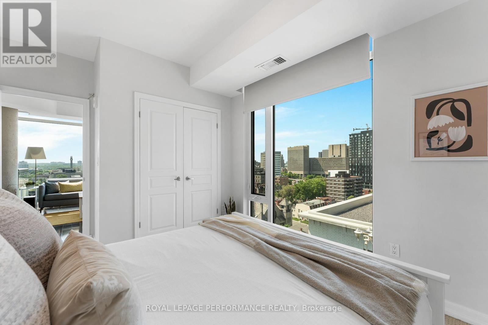 1504 - 238 BESSERER STREET Image 24