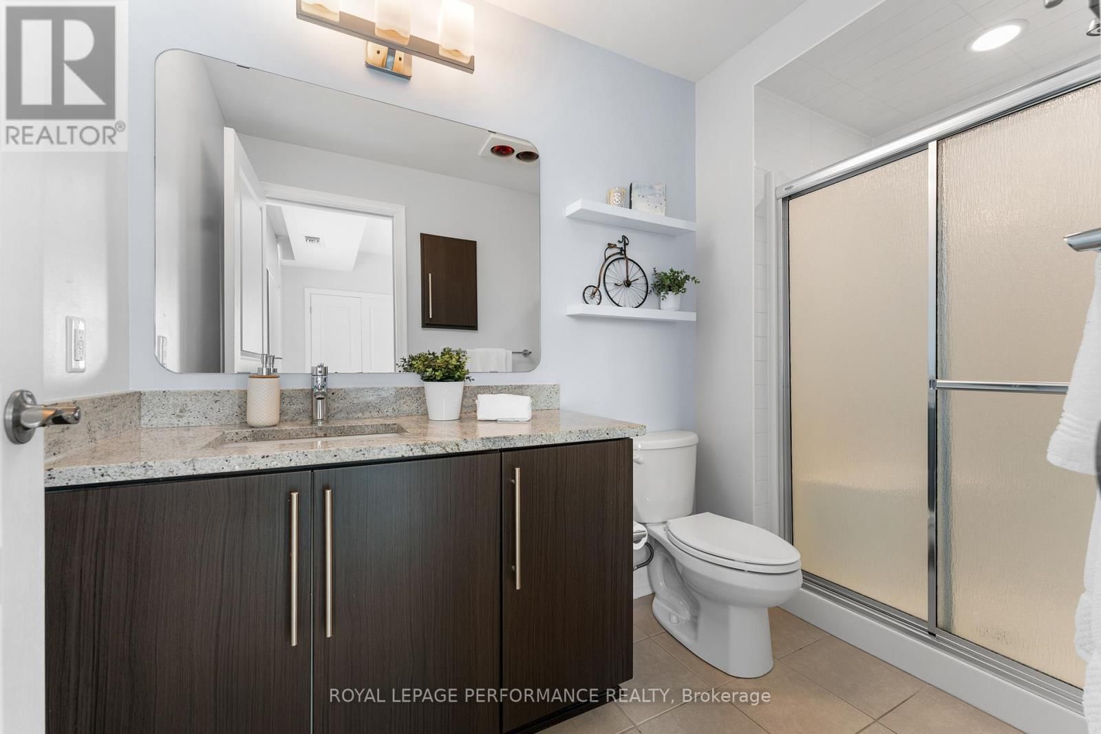 1504 - 238 BESSERER STREET Image 26