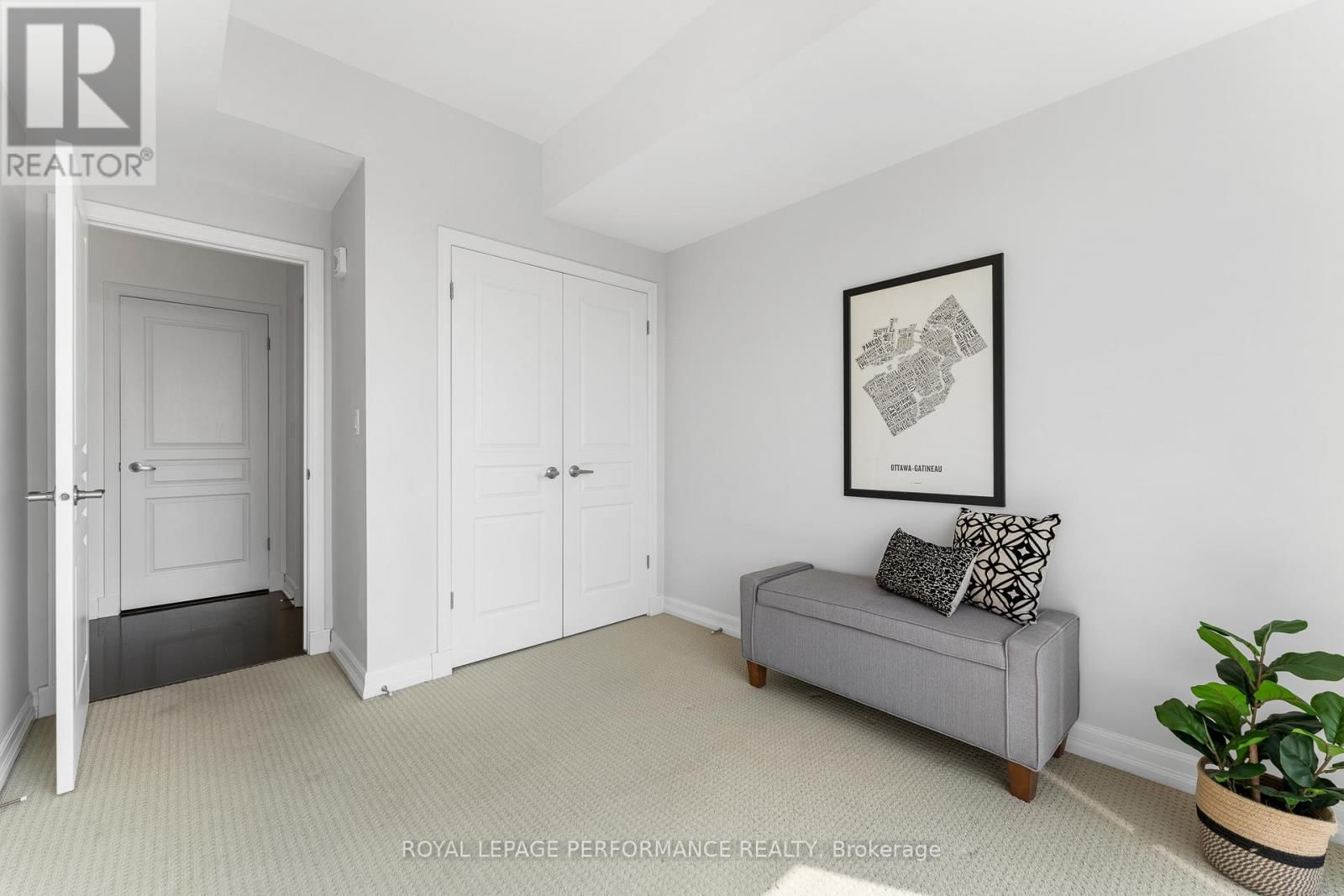 1504 - 238 BESSERER STREET Image 28