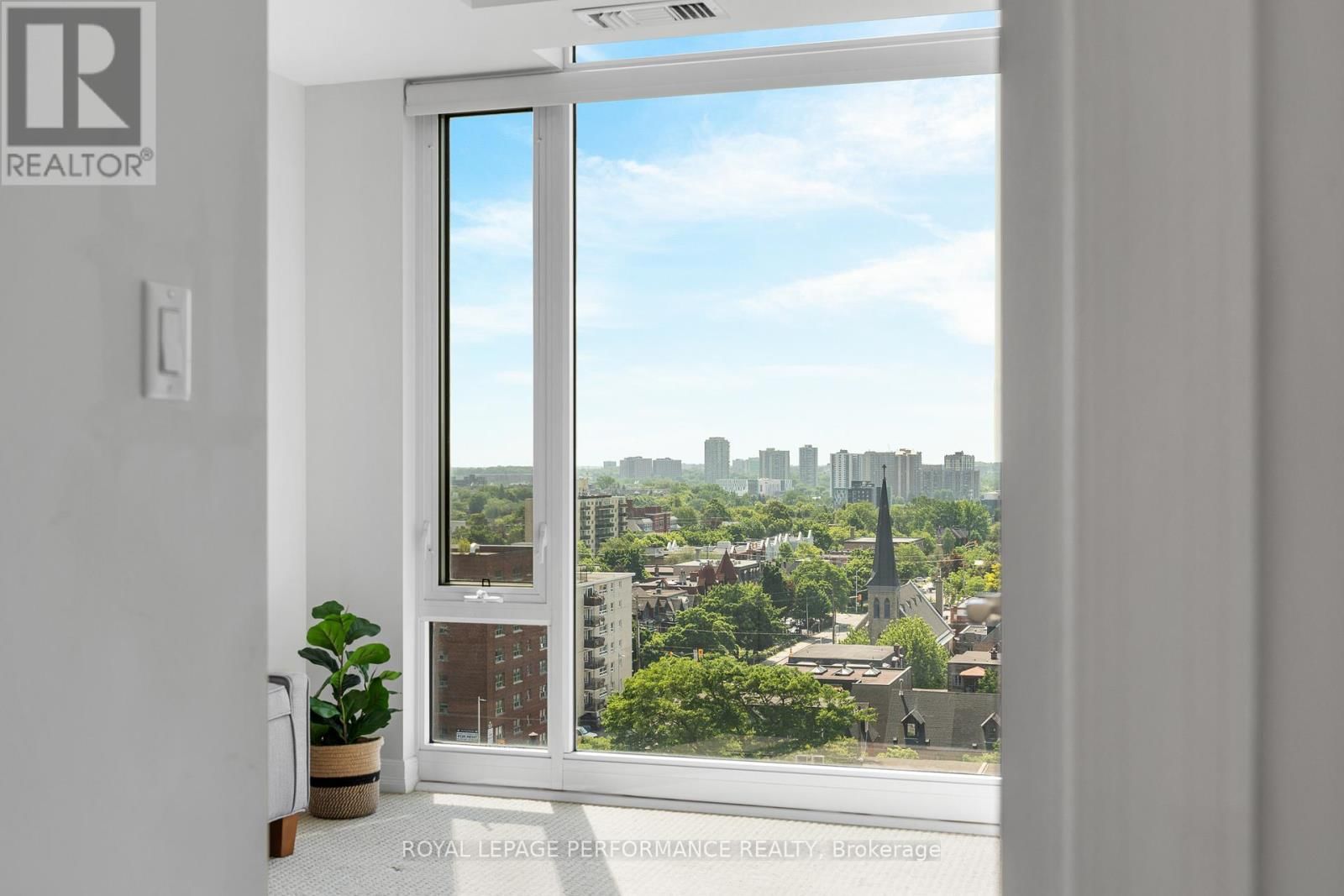 1504 - 238 BESSERER STREET Image 29