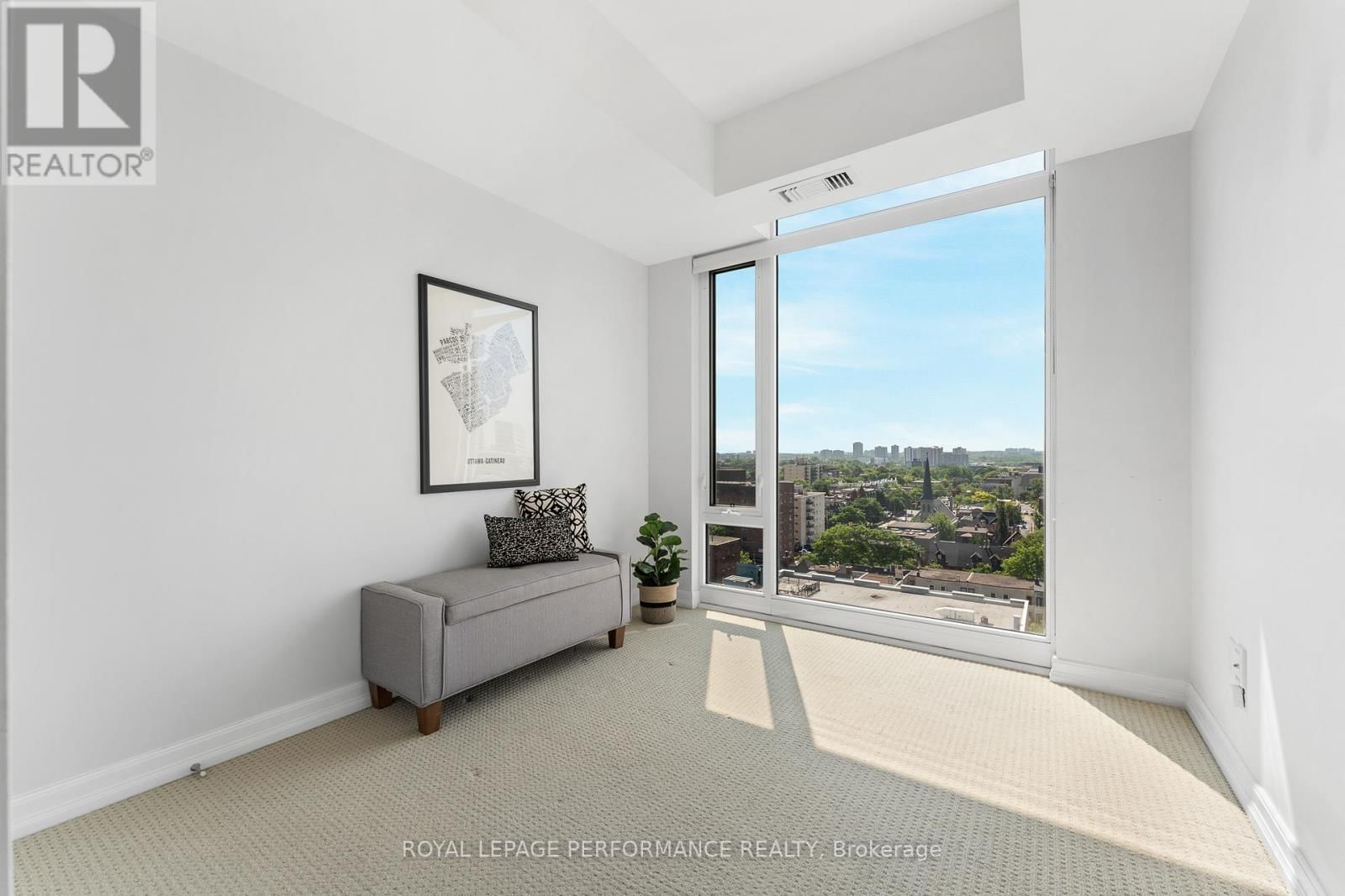 1504 - 238 BESSERER STREET Image 30