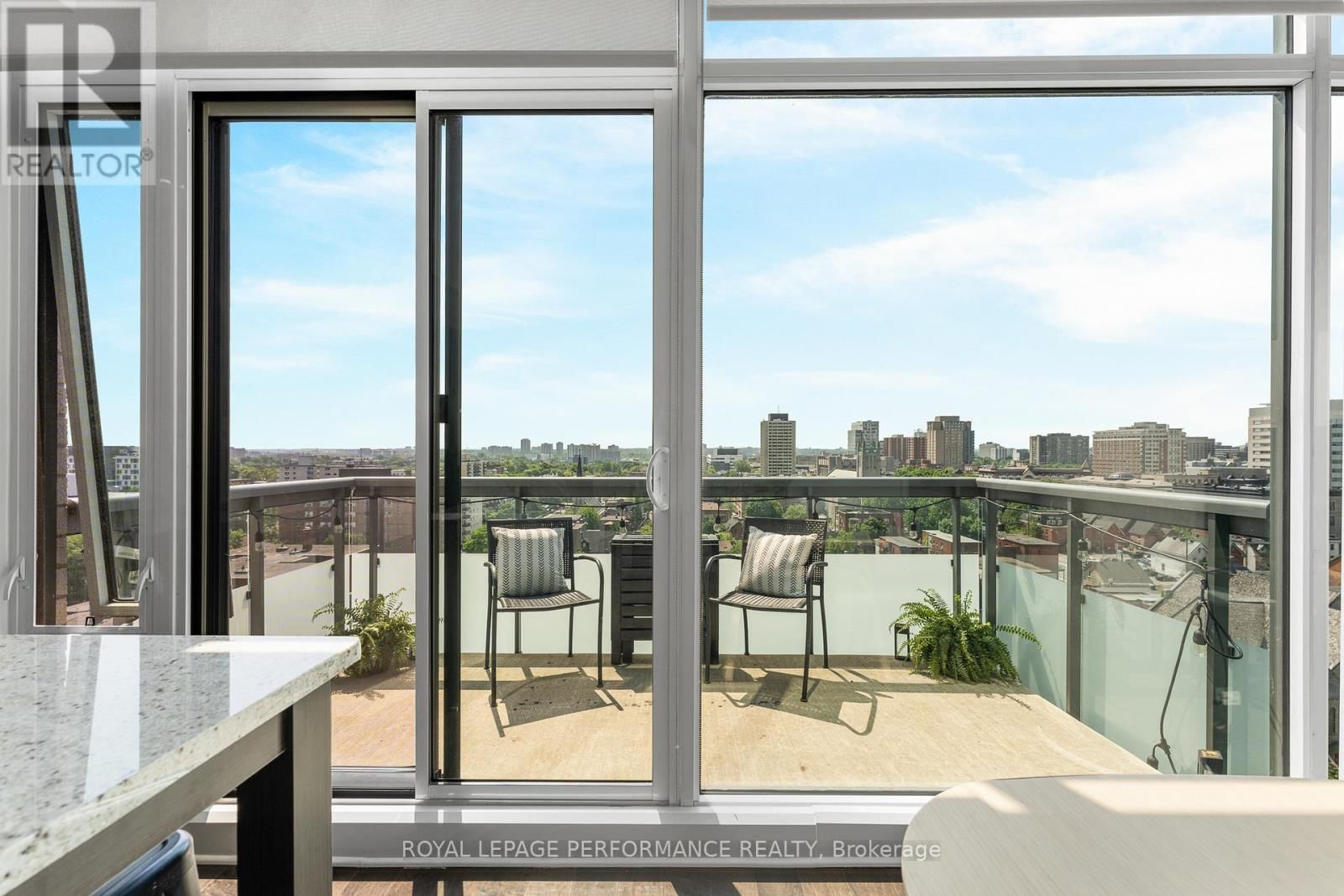 1504 - 238 BESSERER STREET Image 33