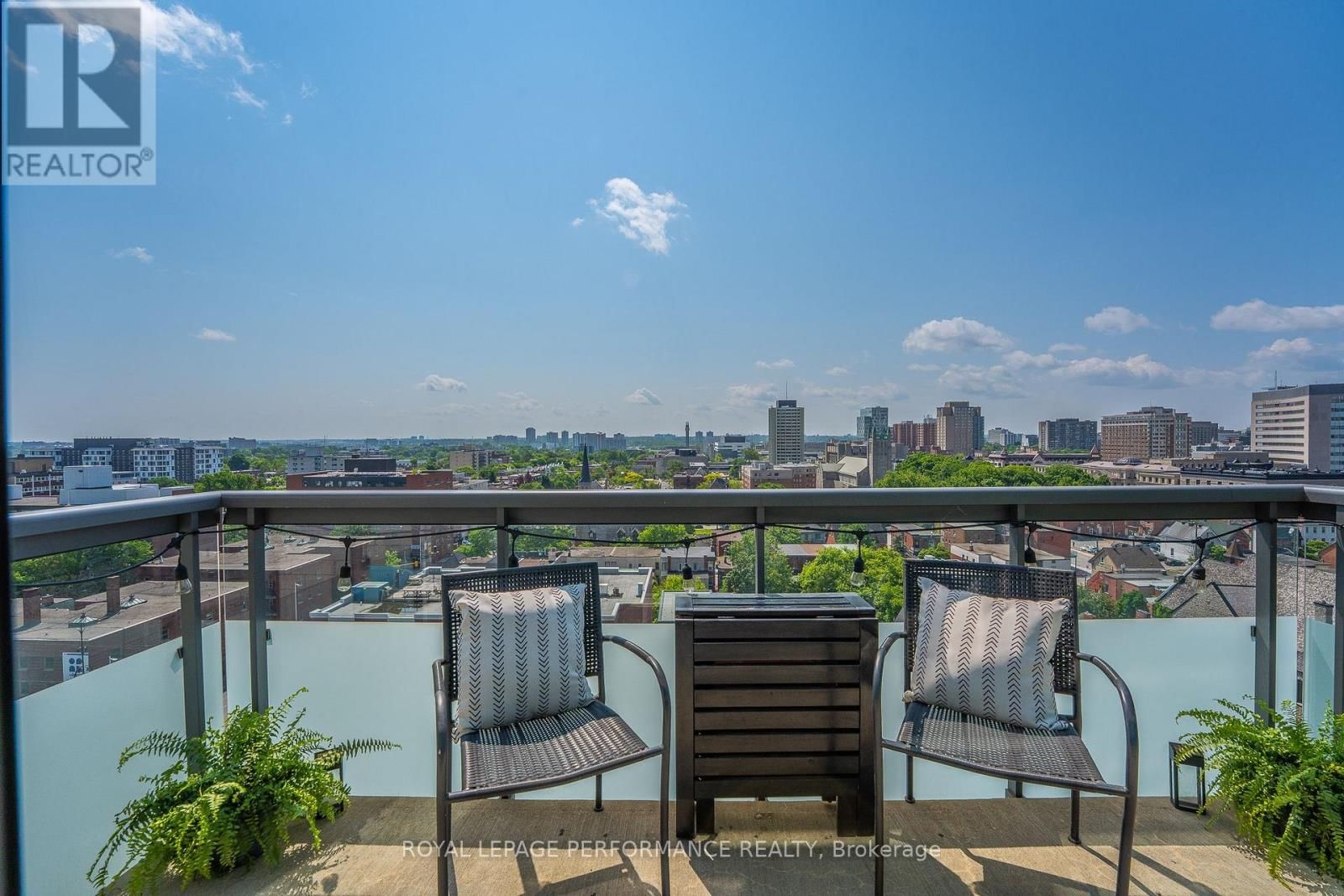 1504 - 238 BESSERER STREET Image 34