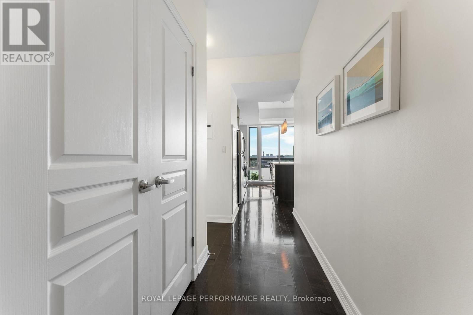 1504 - 238 BESSERER STREET Image 6