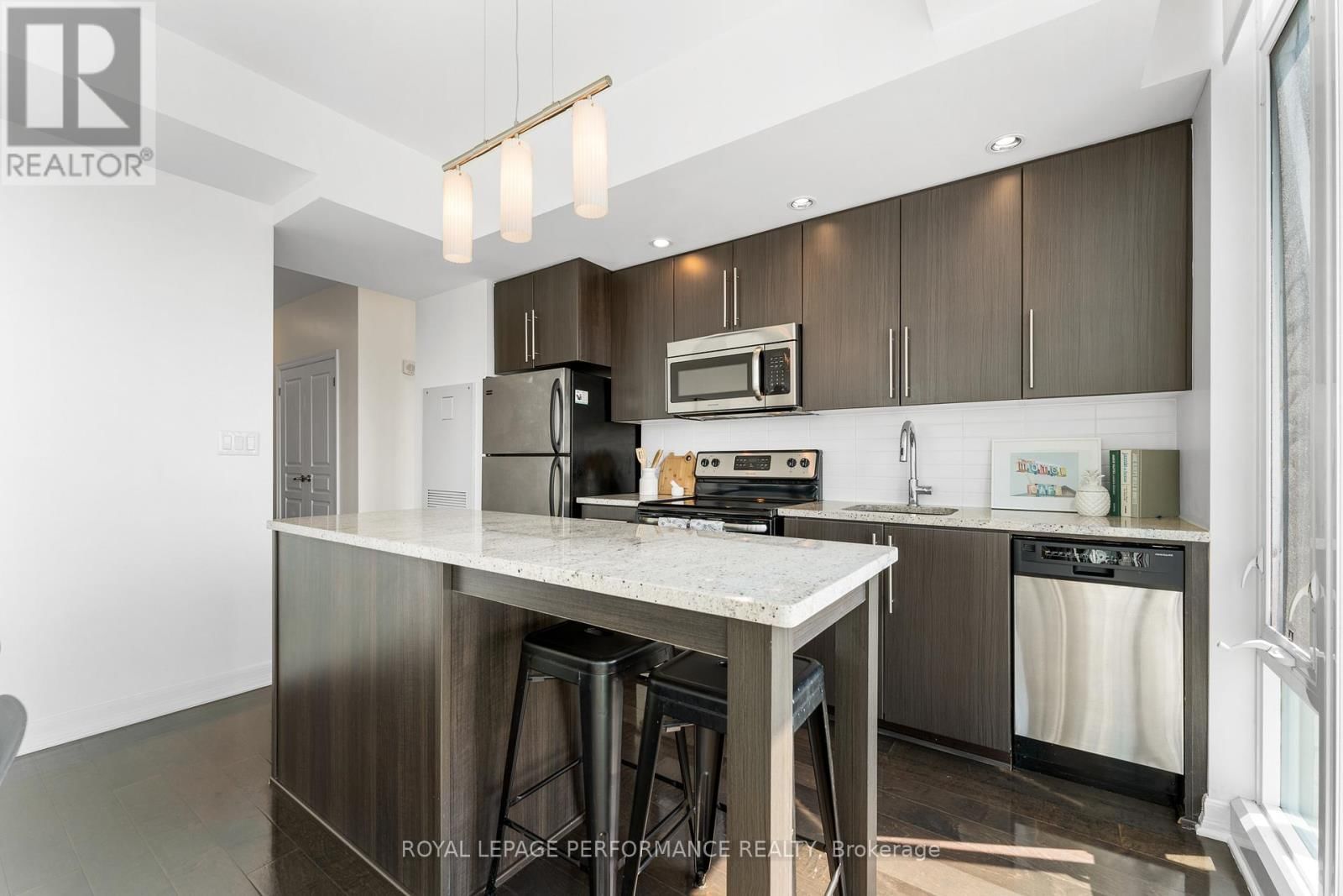 1504 - 238 BESSERER STREET Image 8