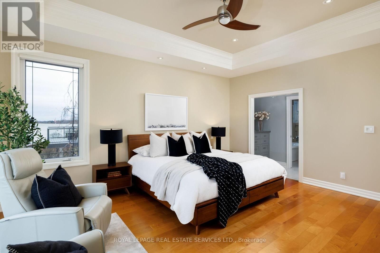 3 - 61 LAKE STREET Image 17