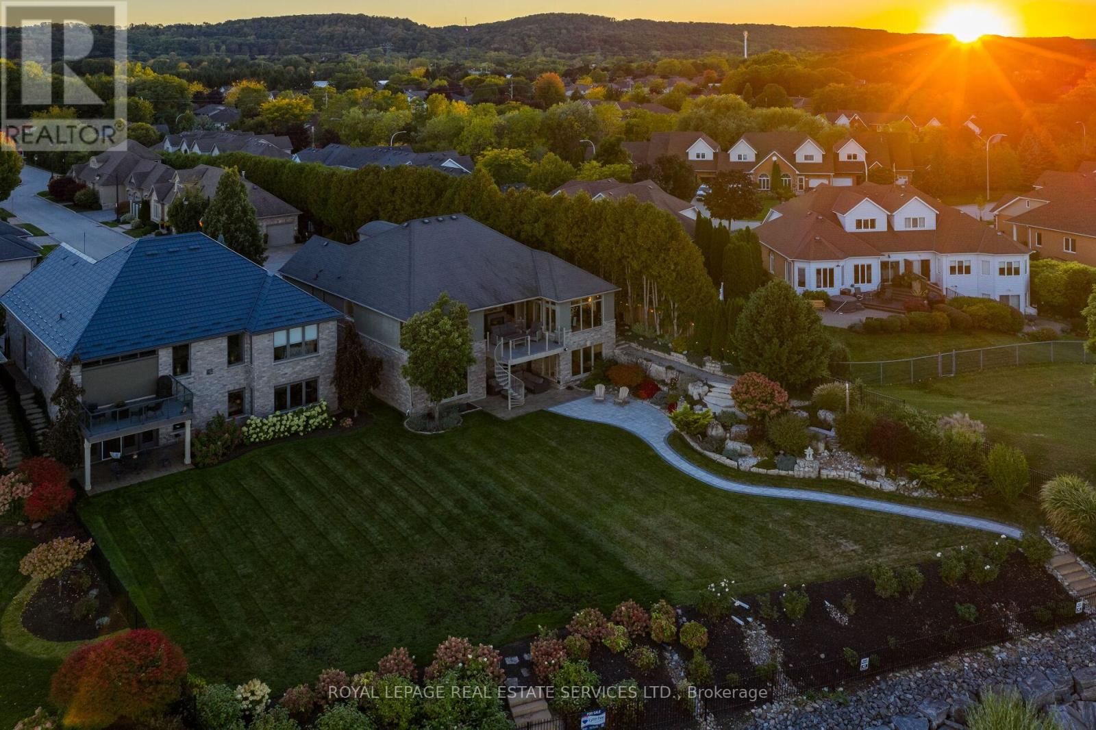 3 - 61 LAKE STREET Image 2