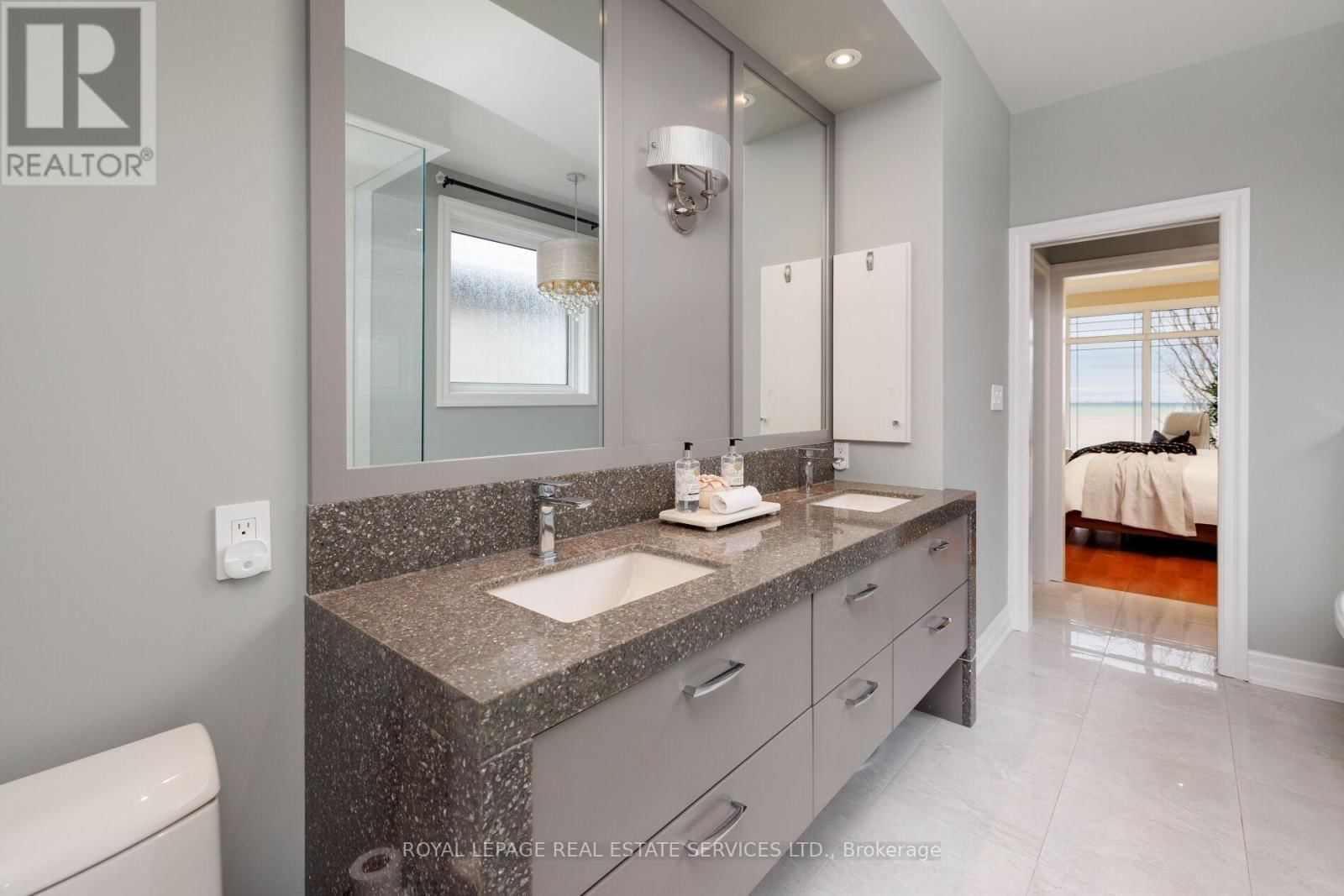 3 - 61 LAKE STREET Image 20