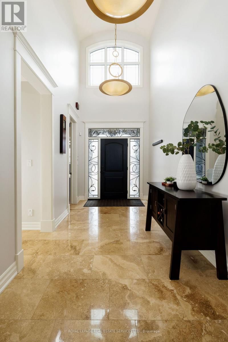 3 - 61 LAKE STREET Image 4