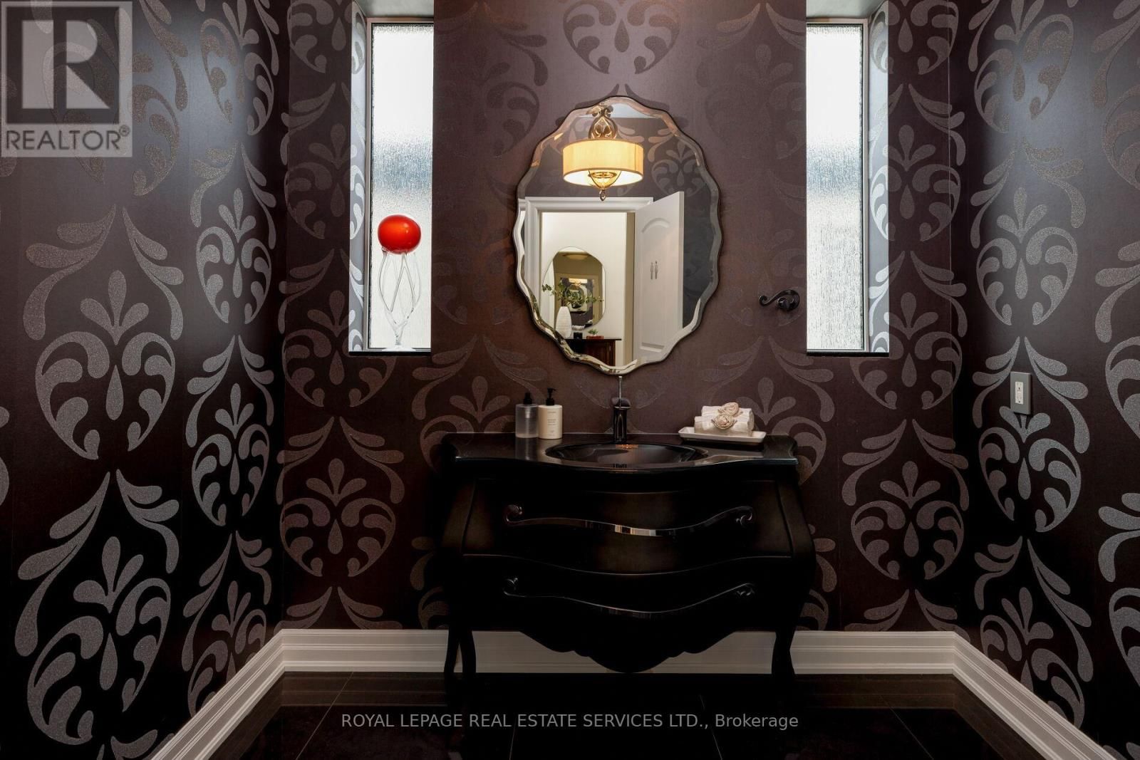 3 - 61 LAKE STREET Image 5