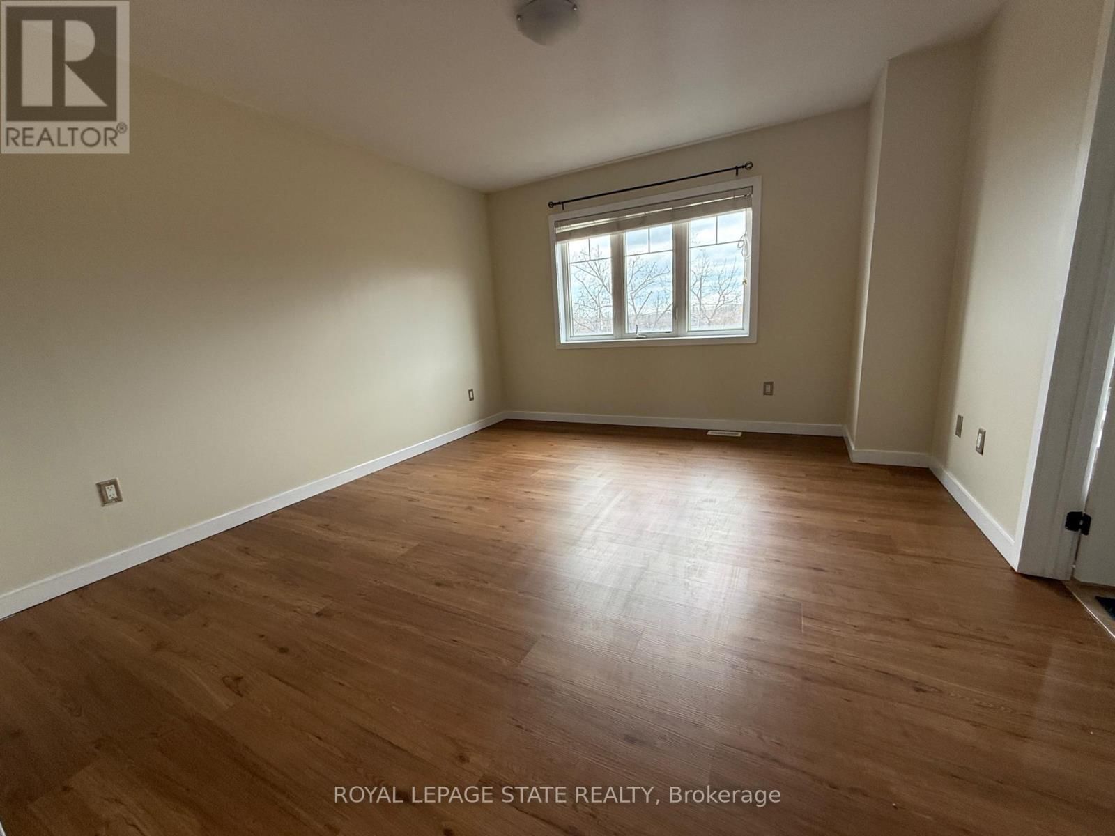 UPPER - 148 CRAFTER CRESCENT Image 11