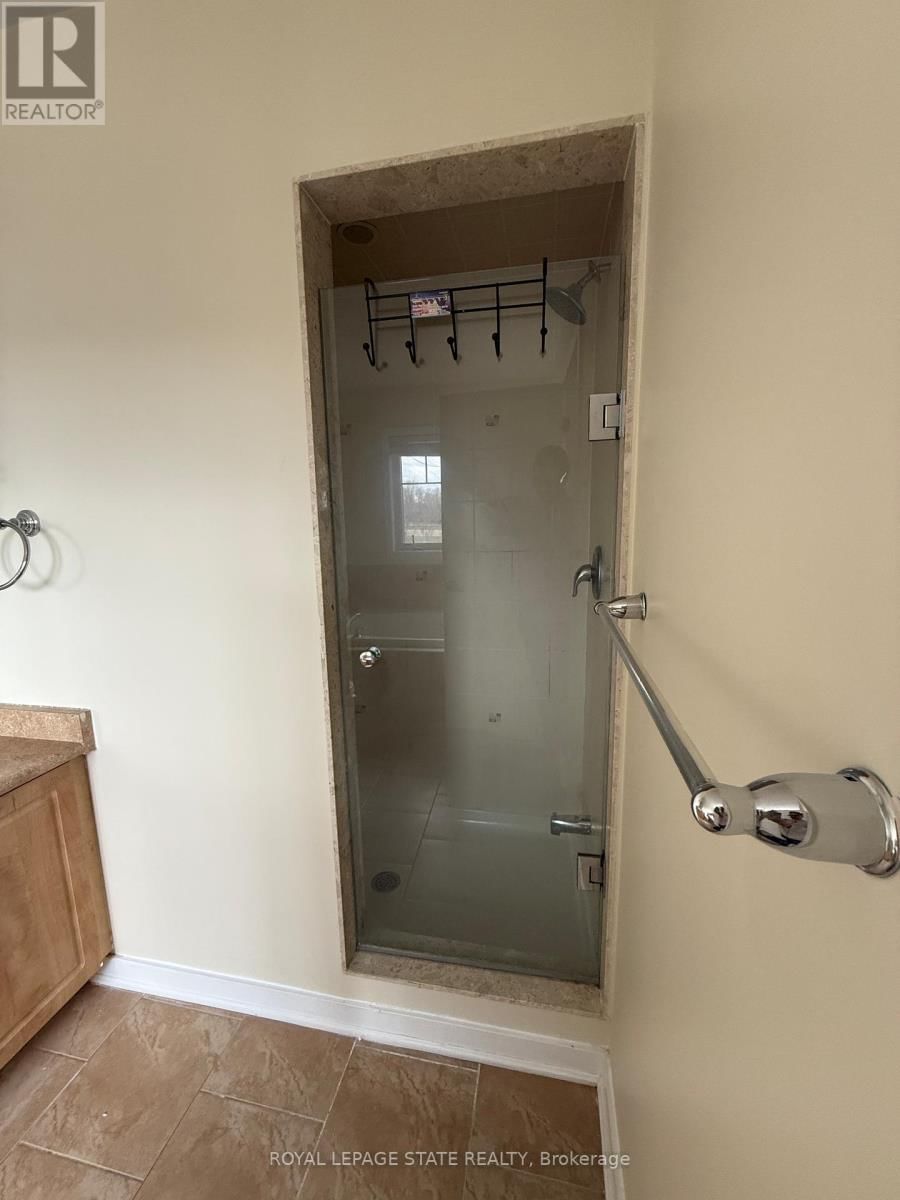 UPPER - 148 CRAFTER CRESCENT Image 16