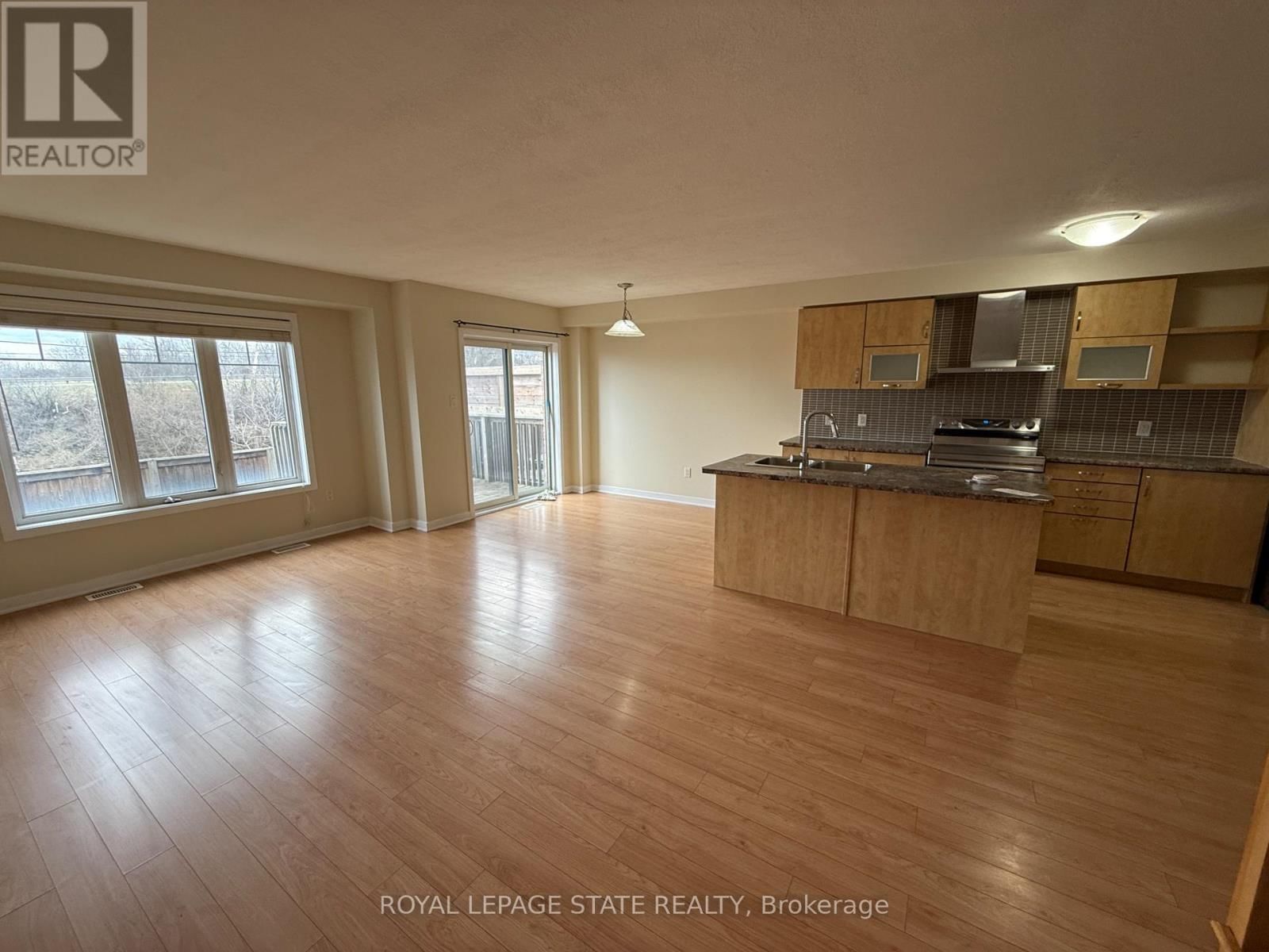 UPPER - 148 CRAFTER CRESCENT Image 4