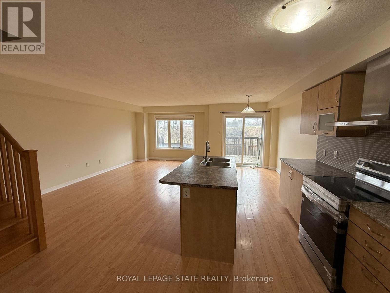 UPPER - 148 CRAFTER CRESCENT Image 5