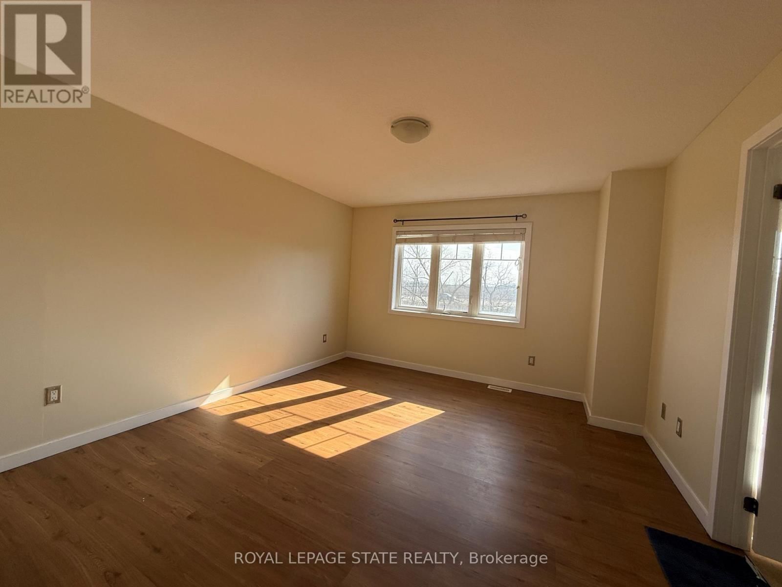 UPPER - 148 CRAFTER CRESCENT Image 9