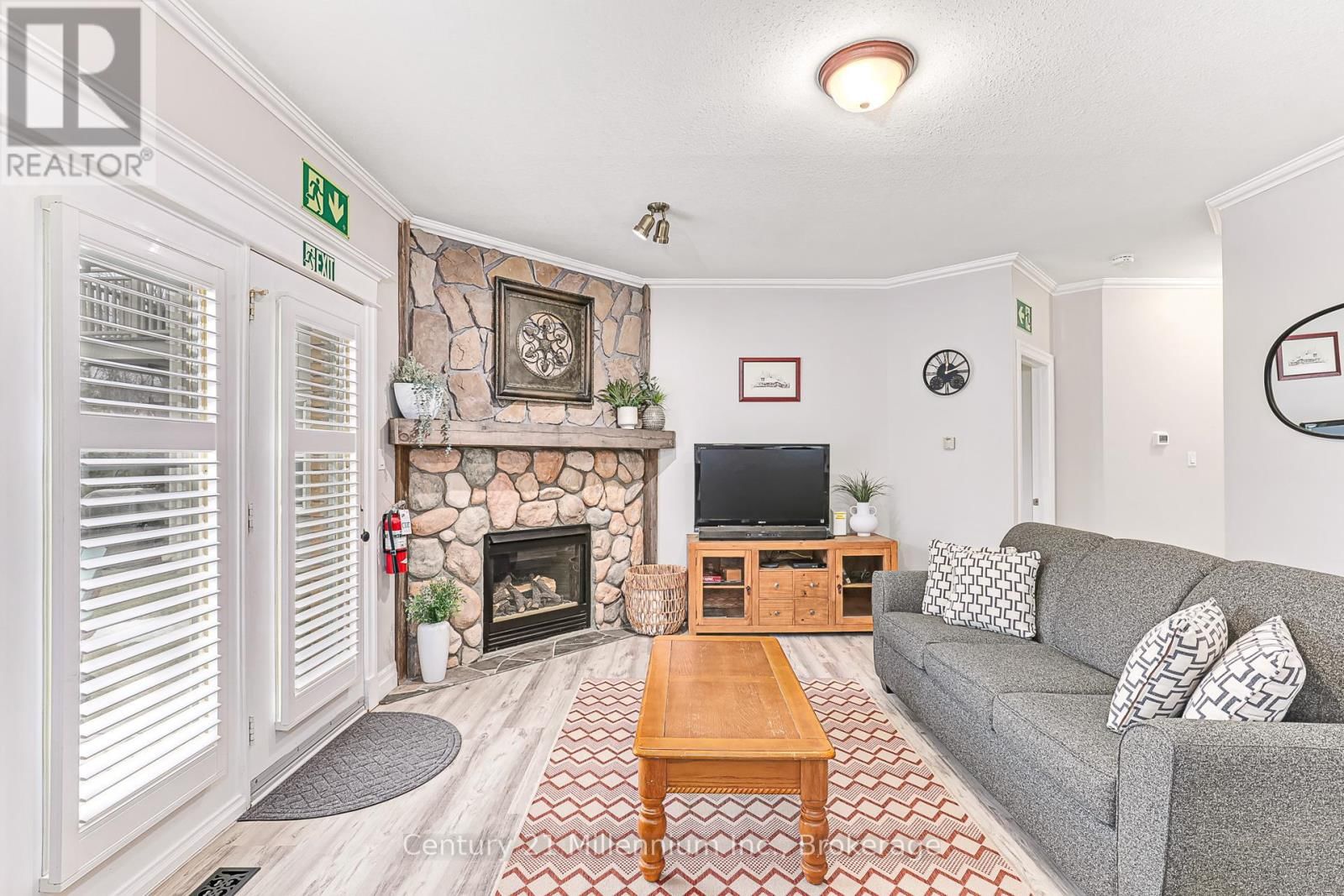 120 - 184 SNOWBRIDGE WAY Image 13